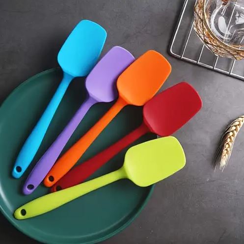 Large Silicone Spatula – Heat Resistant Kitchen Scraper (1 Piece)