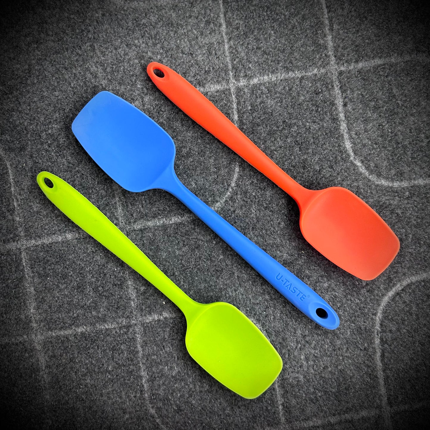 Large Silicone Spatula – Heat Resistant Kitchen Scraper (1 Piece)