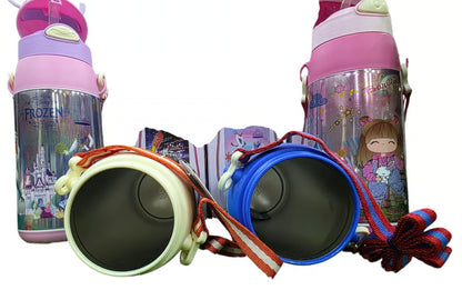 سٹینلیس سٹیل کڈز سیپر بوتل 720 ملی لٹر - اسٹرا اور پٹے کے ساتھ موصل پانی کی بوتل