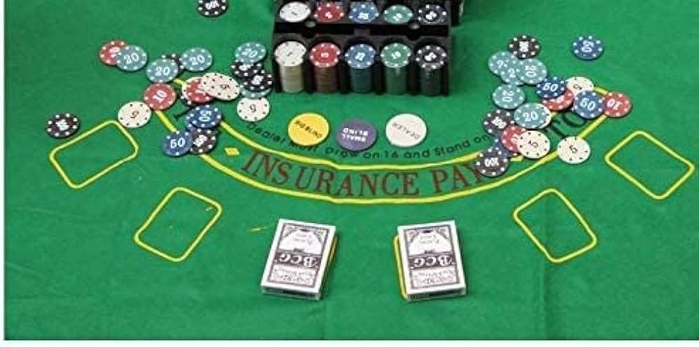 Gold Games Professional Poker Chips Set - Playing Cards - 200 Chips with Gaming Mat